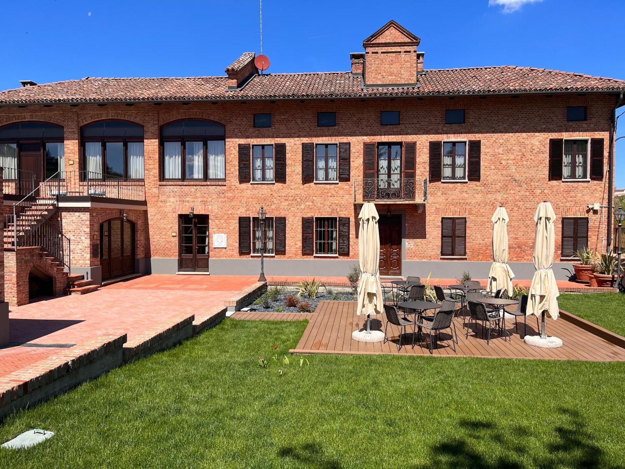 Bed and Breakfast Cascina La Badia Montegrosso dʼAsti Zewnętrze zdjęcie